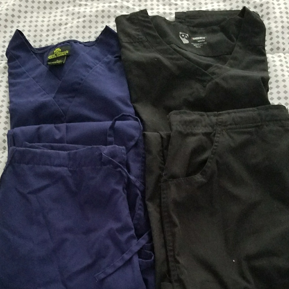 2 Scrubs Set